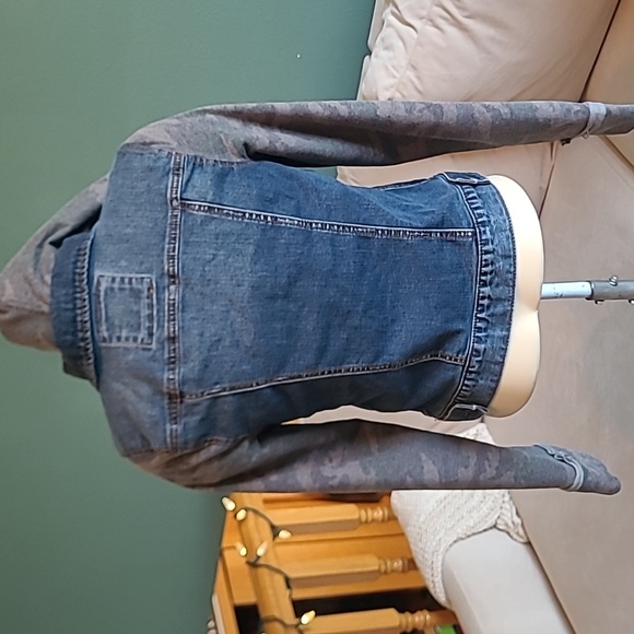 Mudd Denim jacket, size Small, with camouflage hood and sleeves - Picture 5 of 9
